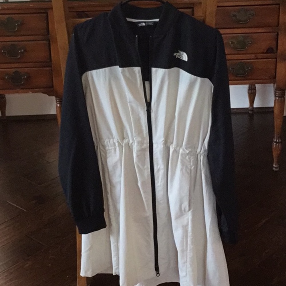 NWOT The North Face Lightweight Jacket size Small